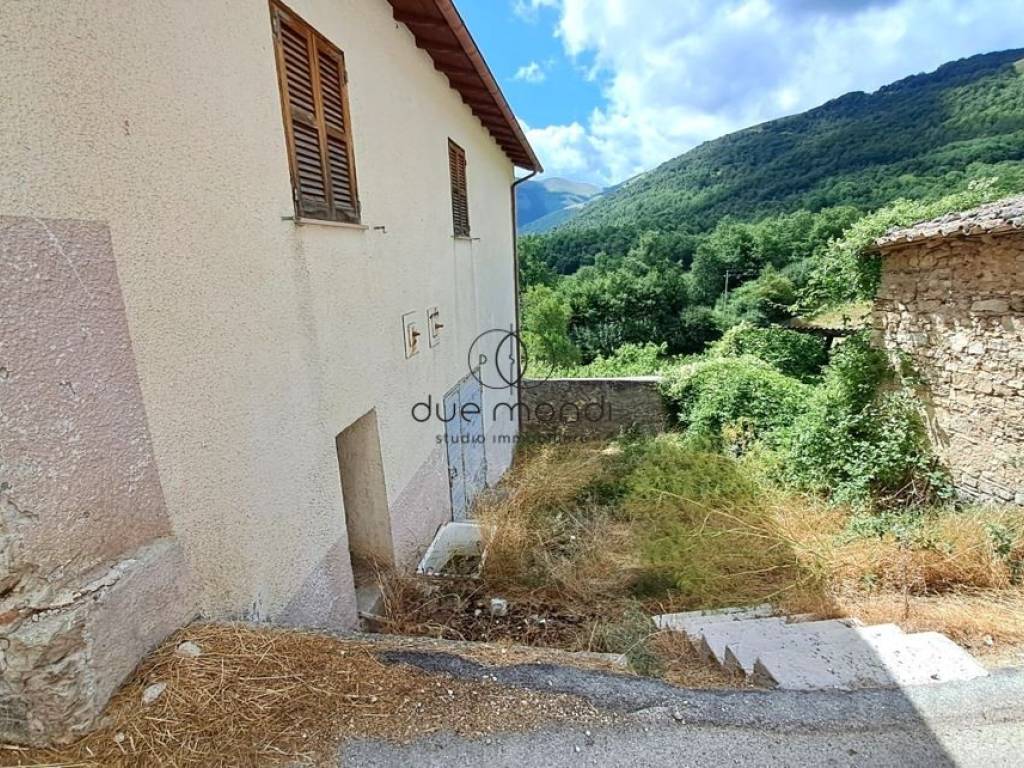 Casa indipendente a Cascia in Località Opagna - Foto 3