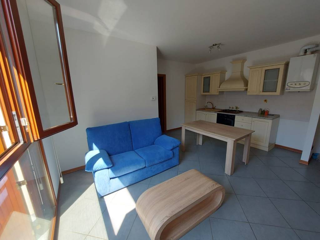 Appartamento a Vergiate in Via Felice Cavallotti - Foto 2