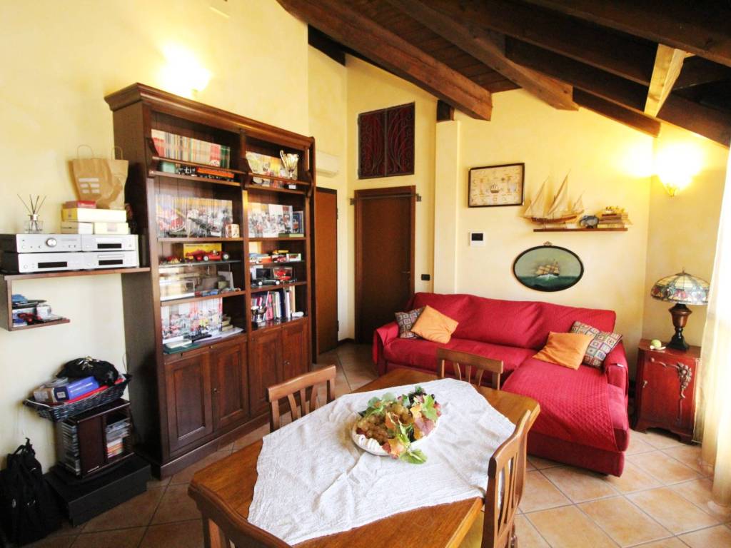 Appartamento a Marnate in Via Roma, 11 - Foto 3