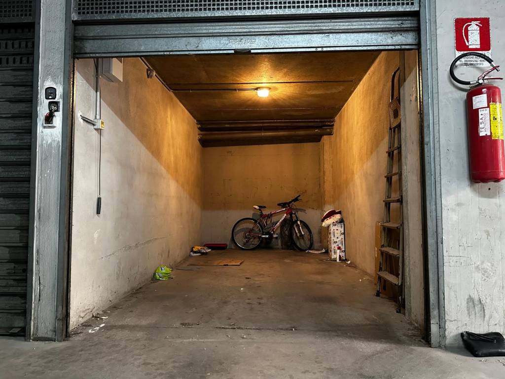 Box / garage a Andria in Via Carlo Armellini, 2 - Foto 5