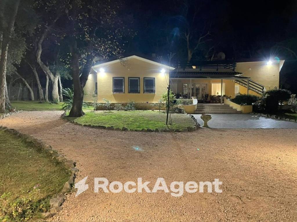 Villa a Sabaudia in Viale dei Pini, 1 - Foto 4