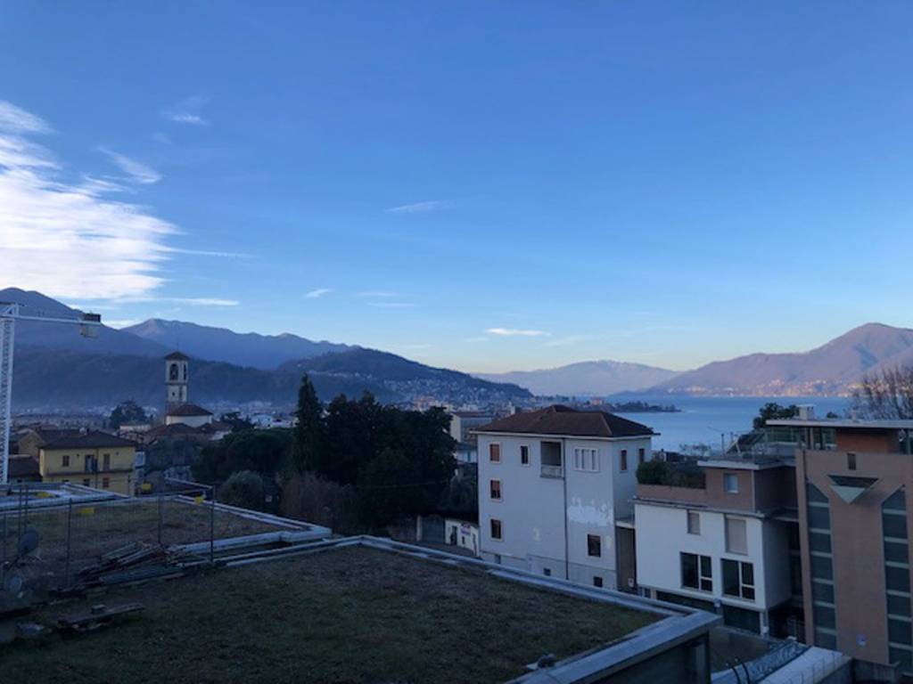 Appartamento a Luino in Via Luigi Sbarra - Foto 5