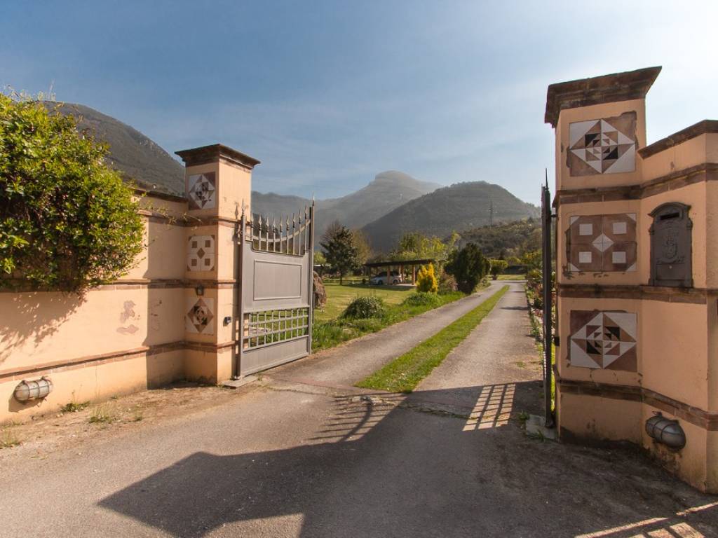 Rustico / casale a Pietrasanta in Via Valdicastello Carducci, 46 - Foto 3