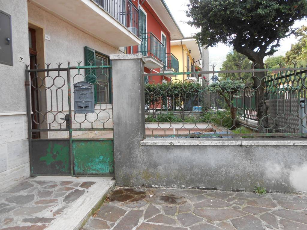 Villa a Capistrello in Via Dei Martiri, 196 - Foto 2