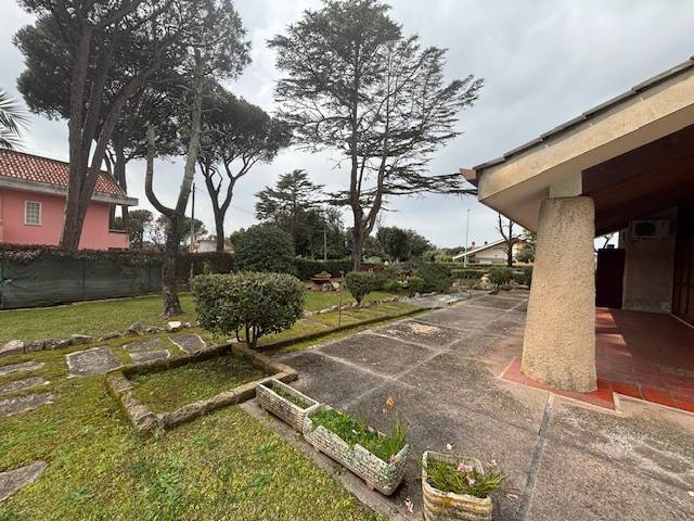 Villa a Sabaudia in Via Armellini, 25 - Foto 4