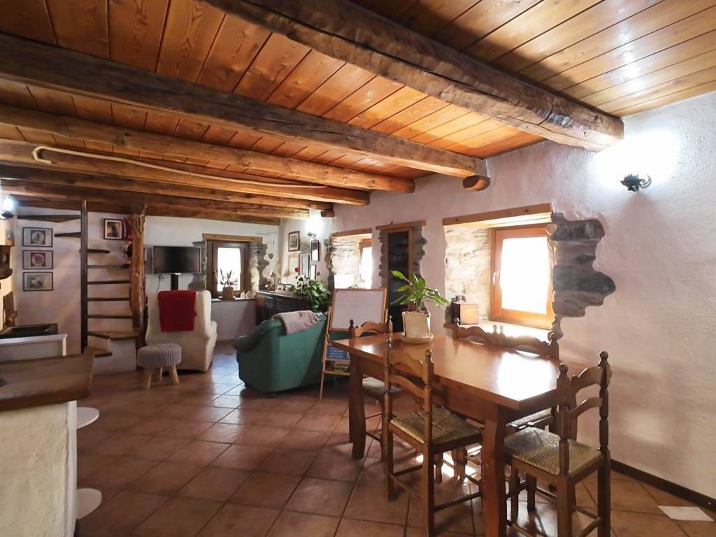 Casa indipendente a Antey-saint-andrè in Località Chessin, 6 - Foto 3