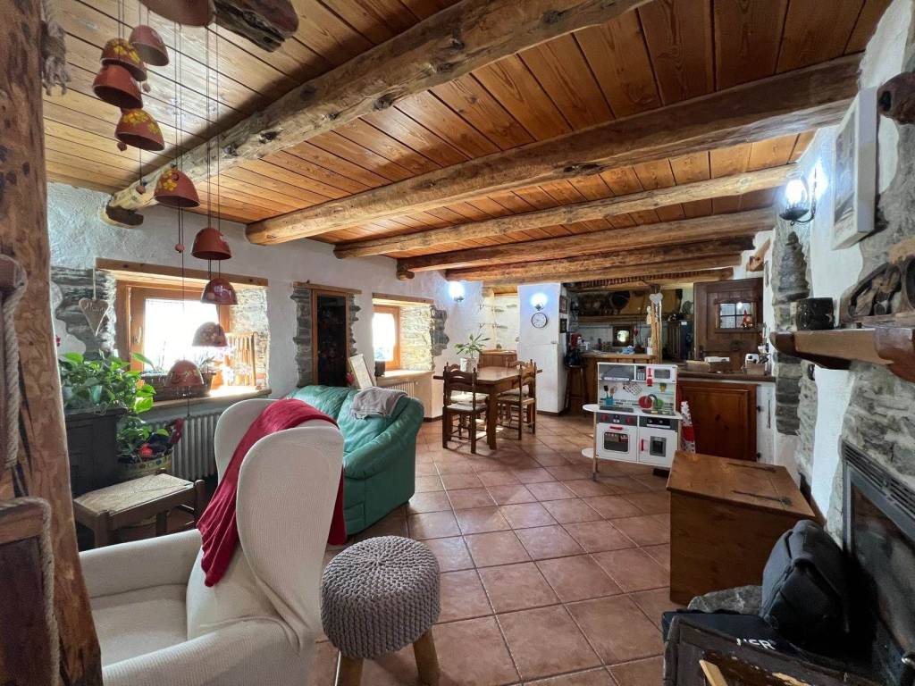 Casa indipendente a Antey-saint-andrè in Località Chessin, 6 - Foto 4