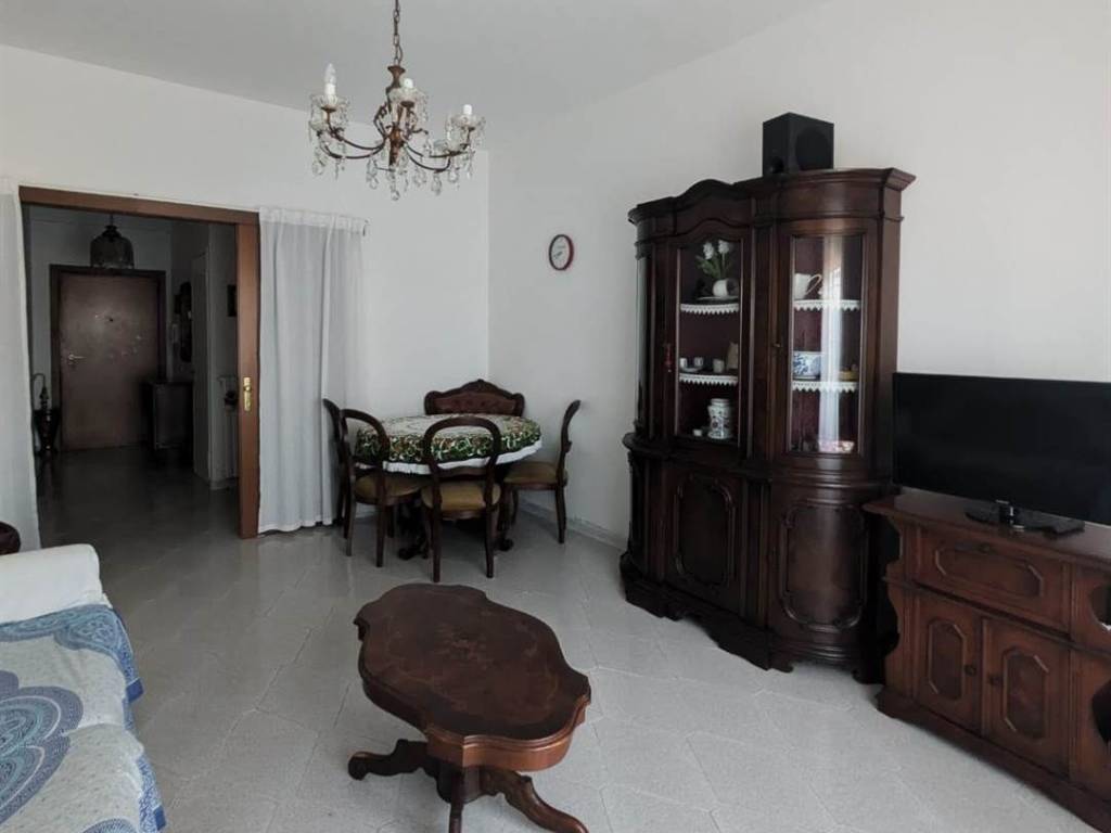 Appartamento a Follonica in Via Cristoforo Colombo, 11 - Foto 3