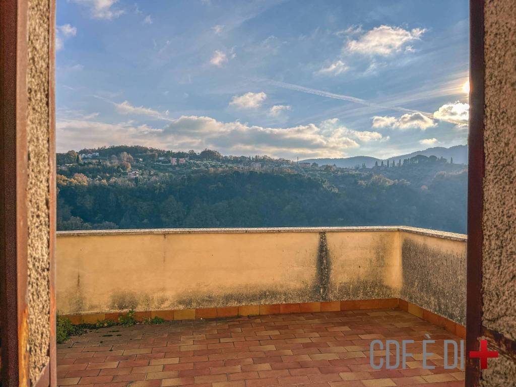 Casa indipendente a Poggio nativo in Piazza Vittorio Emanuele III - Foto 2