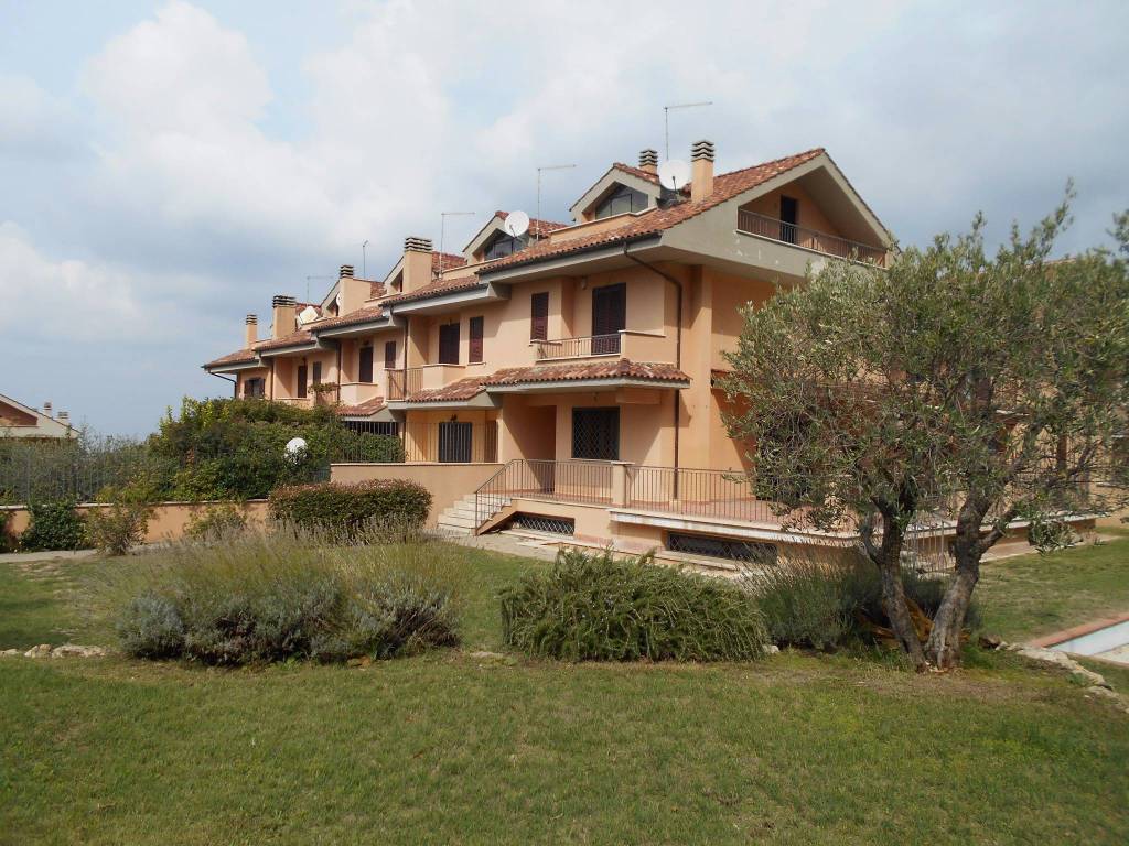 Villetta a schiera a Rocca di papa in Via delle Barozze - Foto 2