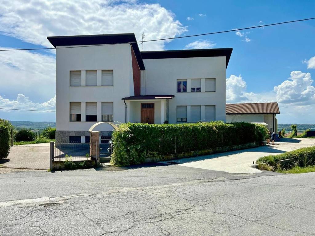 Casa indipendente a La morra in Frazione Rivalta San Giacomo - Foto 3