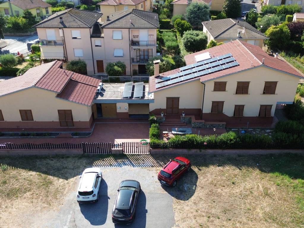 Villa a Campiglia marittima in Via Nino Nanetti, 19 - Foto 2