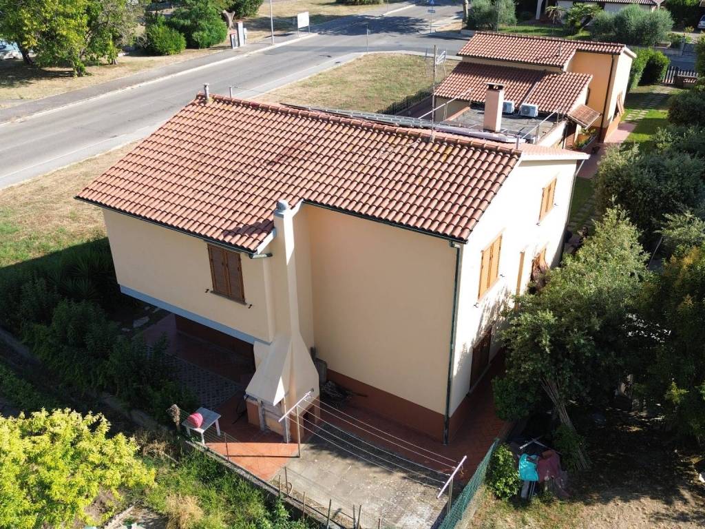 Villa a Campiglia marittima in Via Nino Nanetti, 19 - Foto 4