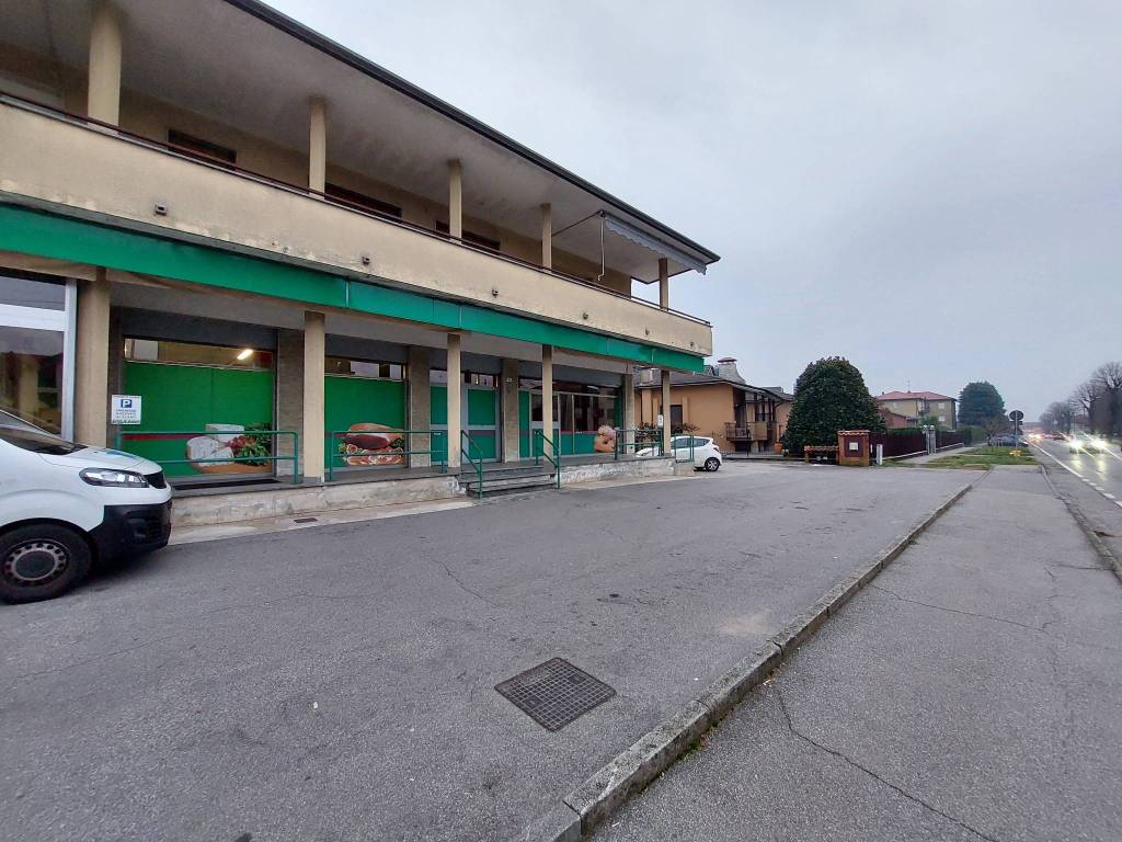 Palazzo / stabile a Casatenovo in Via Alcide De Gasperi, 45 - Foto 4