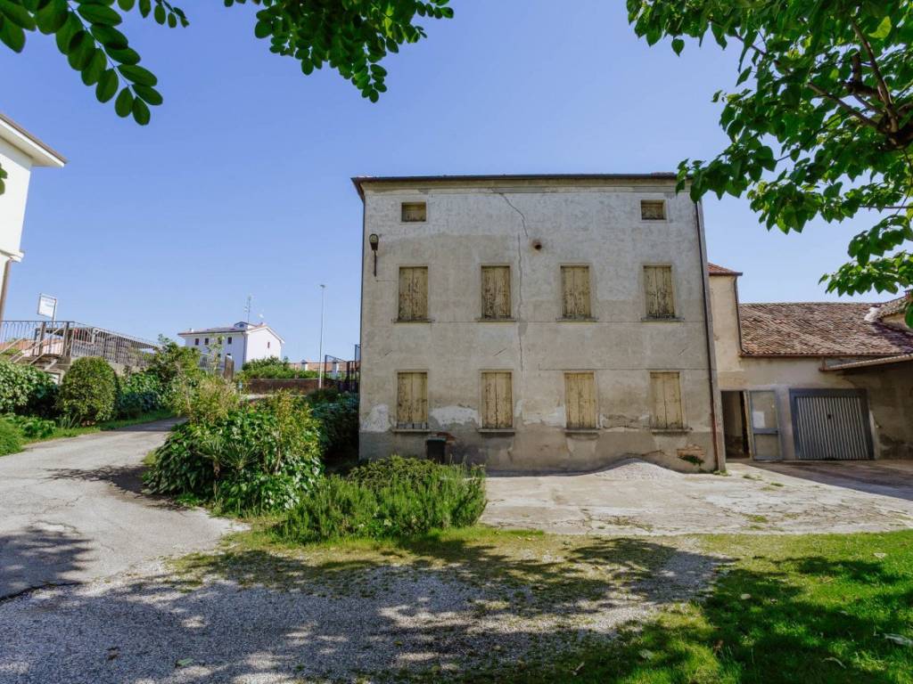 Palazzo / stabile a Bovolenta in Via Giuseppe Garibaldi, 5 - Foto 2