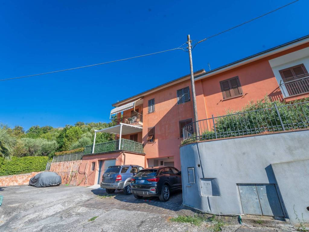 Appartamento a Imperia in Via Colombera - Foto 2