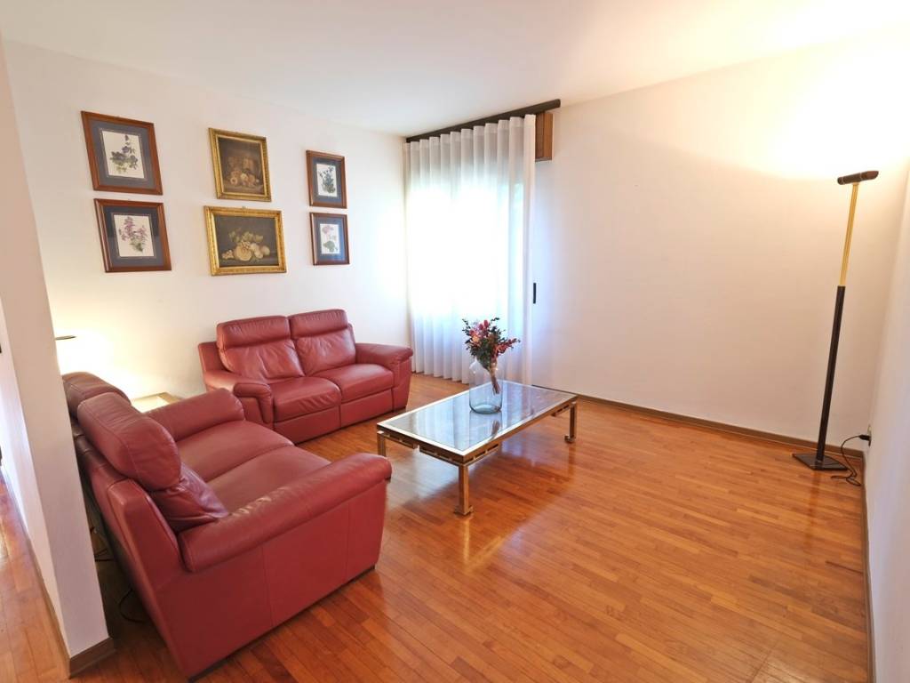 Appartamento a Villafranca di verona in Via Camillo Benso di Cavour - Foto 5