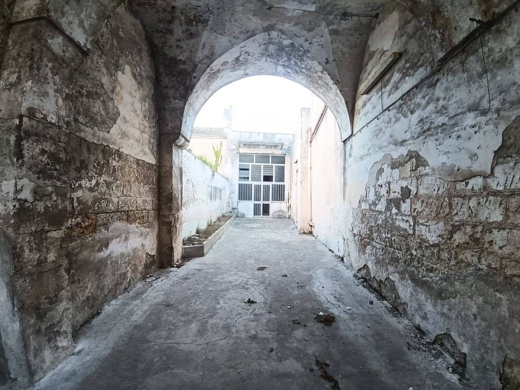 Palazzo / stabile a Surbo in Via Vittorio Emanuele Orlando, 7 - Foto 2