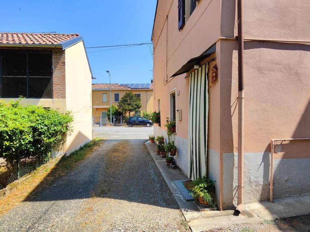 Casa indipendente a San pietro in cerro in Via Caorsana , 43/1 - Foto 2
