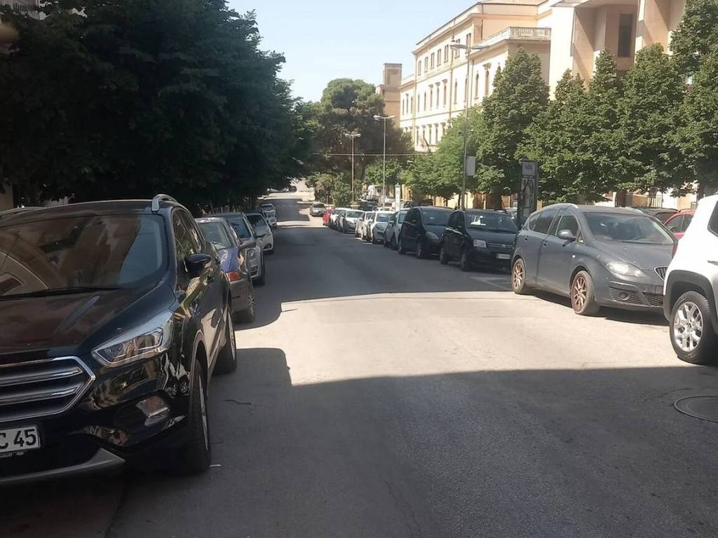 Appartamento a Caltanissetta in Viale Regina Margherita, 22 - Foto 2