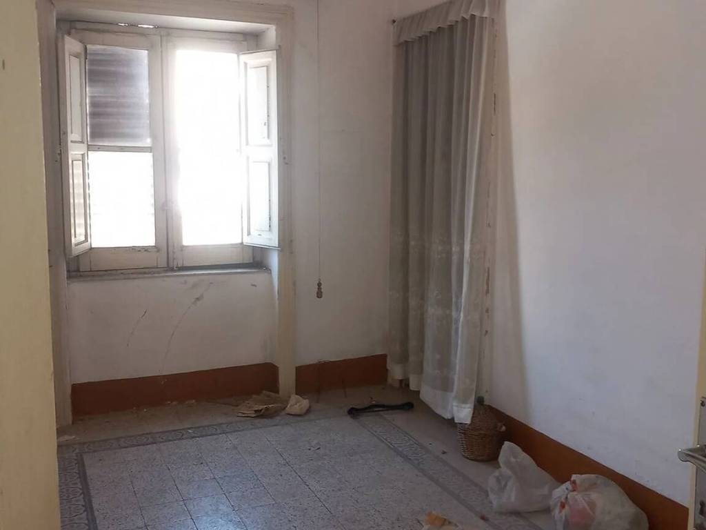Appartamento a Caltanissetta in Viale Regina Margherita, 22 - Foto 3