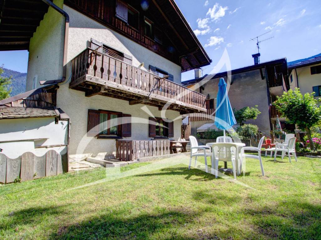 Villa a Pinzolo in Piazza San Gerolamo, 17 - Foto 3