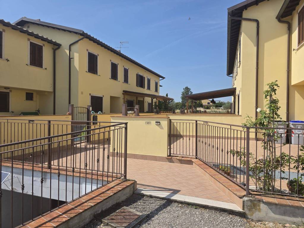 Villetta a schiera a Todi in Vocabolo Sant'Antonio - Foto 2