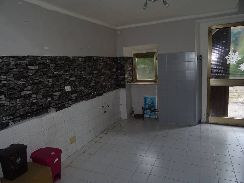 Casa indipendente a Fabriano in fr. Varano - Foto 4