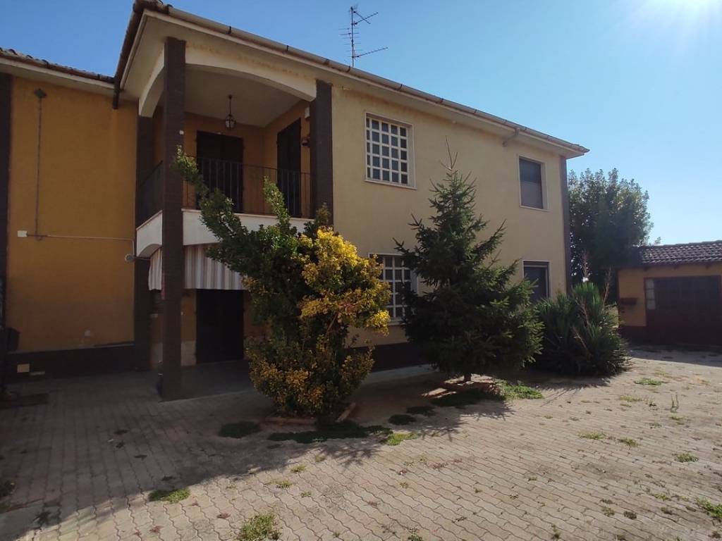 Villa a Palestro in Via 26 Aprile, 32 - Foto 2