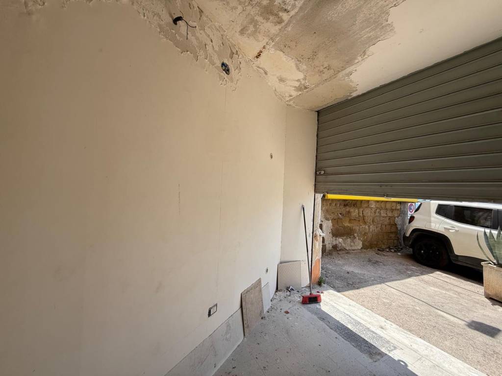 Box / garage a Napoli in Via Aniello Falcone - Foto 3