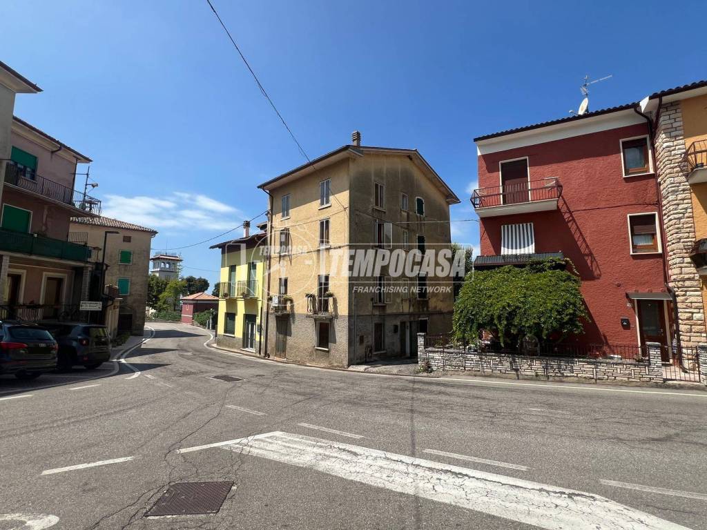 Casa indipendente a San zeno di montagna in Piazza San Francesco - Foto 2
