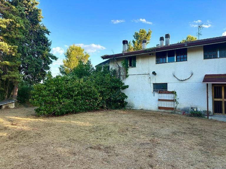 Casa indipendente a Spoltore in Via dei Peschi, 13 - Foto 3