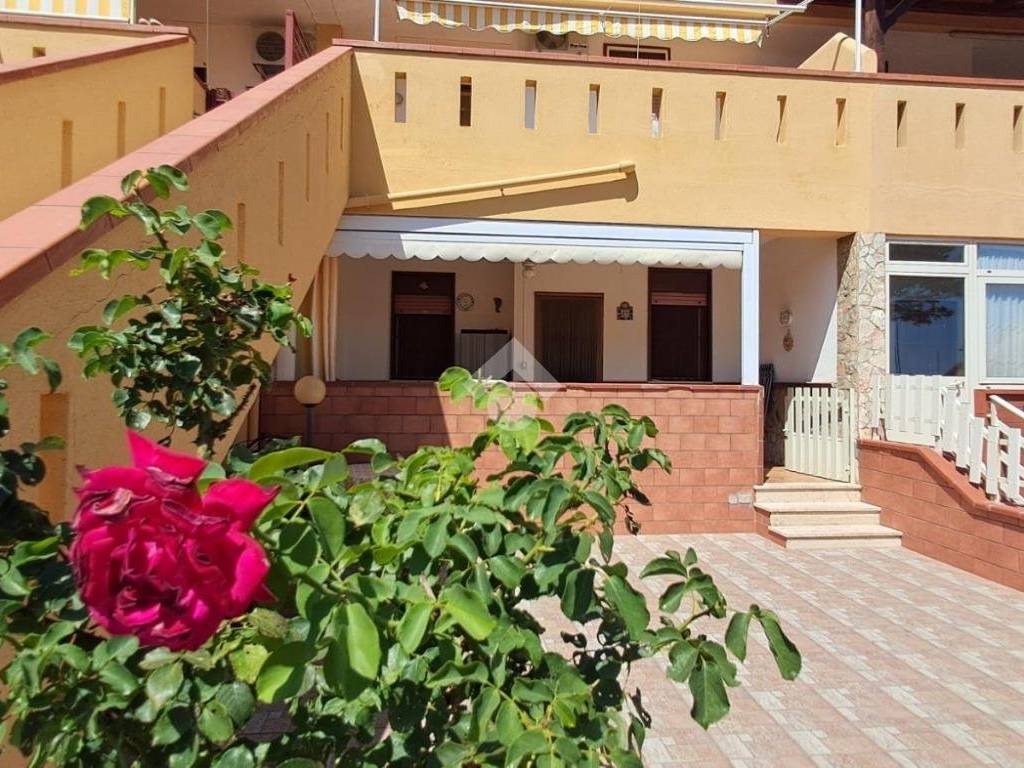 Villetta a schiera a Campofelice di roccella in Via Val Di Noto, 4 - Foto 2