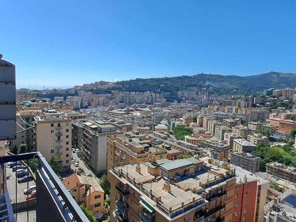 Appartamento a Genova in Via Franco Antolini - Foto 3