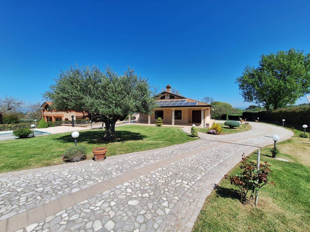 Villa a Sant'angelo a cupolo in Strada Provinciale Pastene-S Martino Sannita - Foto 2