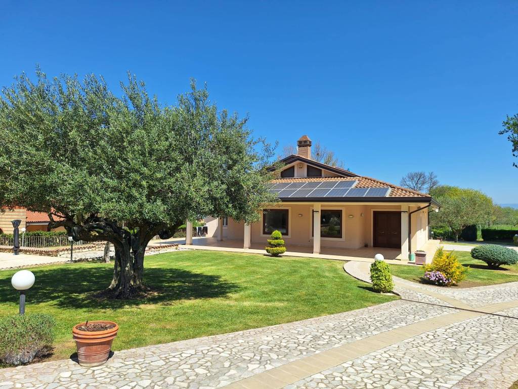 Villa a Sant'angelo a cupolo in Strada Provinciale Pastene-S Martino Sannita - Foto 4