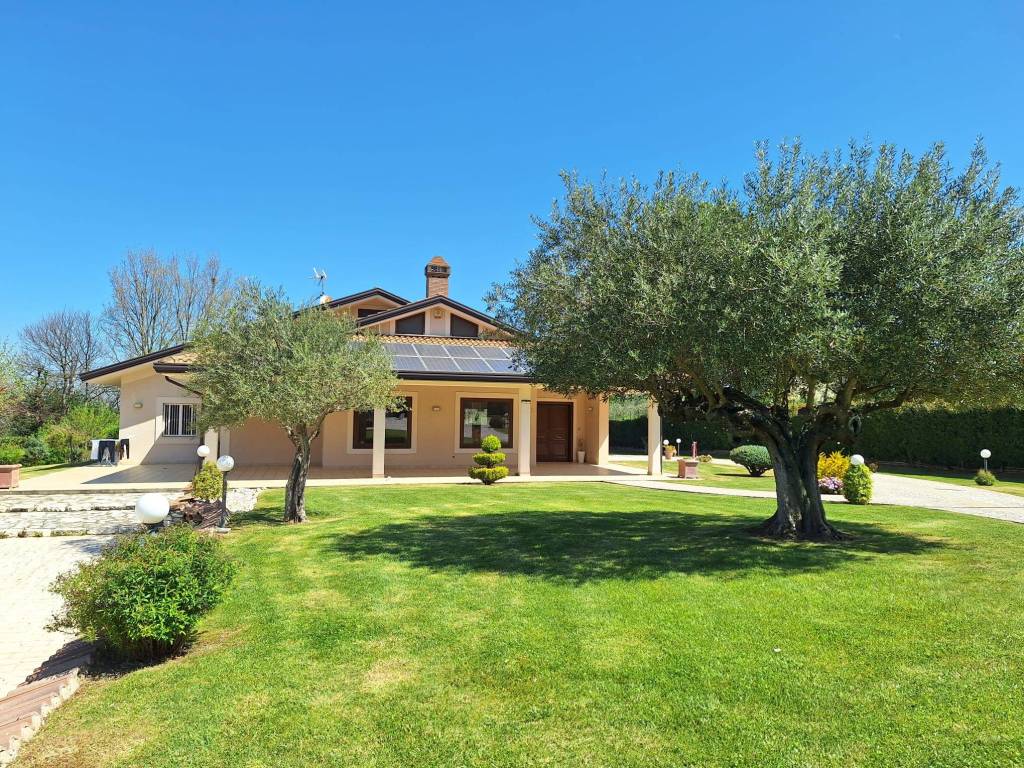 Villa a Sant'angelo a cupolo in Strada Provinciale Pastene-S Martino Sannita - Foto 5