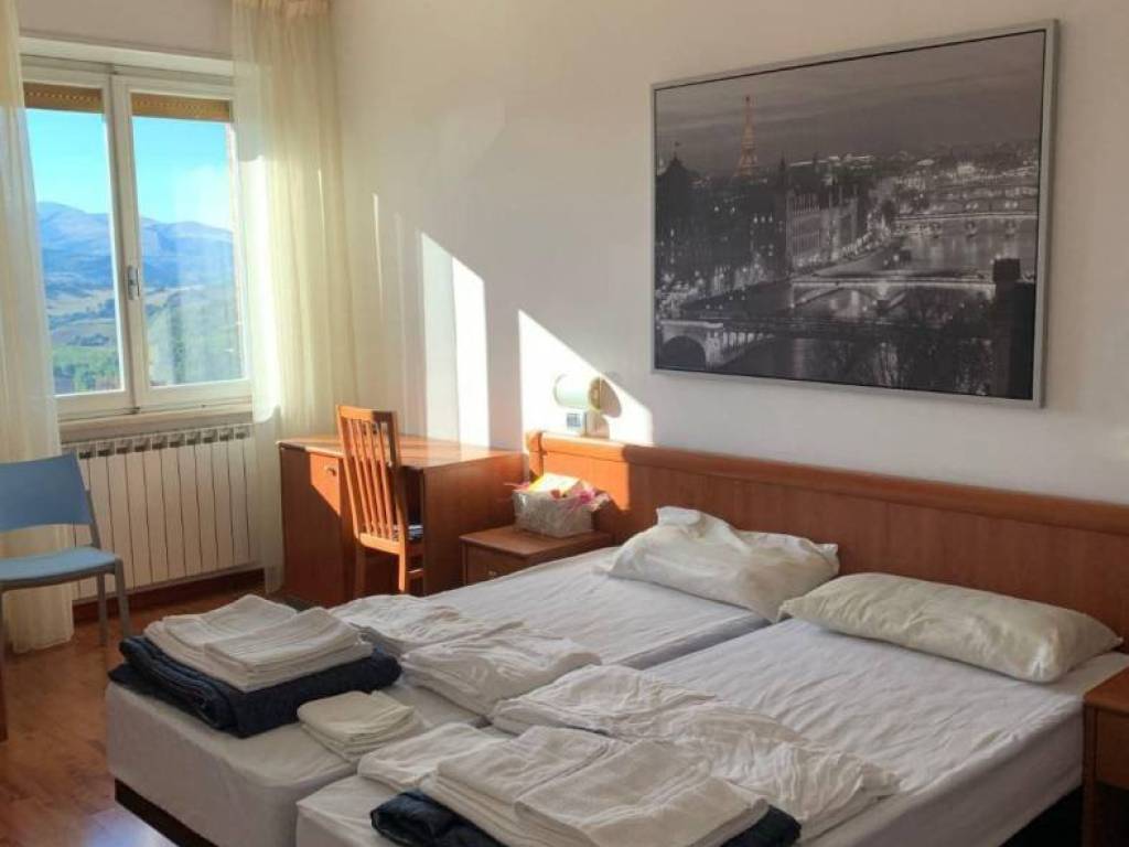 Appartamento a Camerino in Viale Giacomo Leopardi - Foto 2