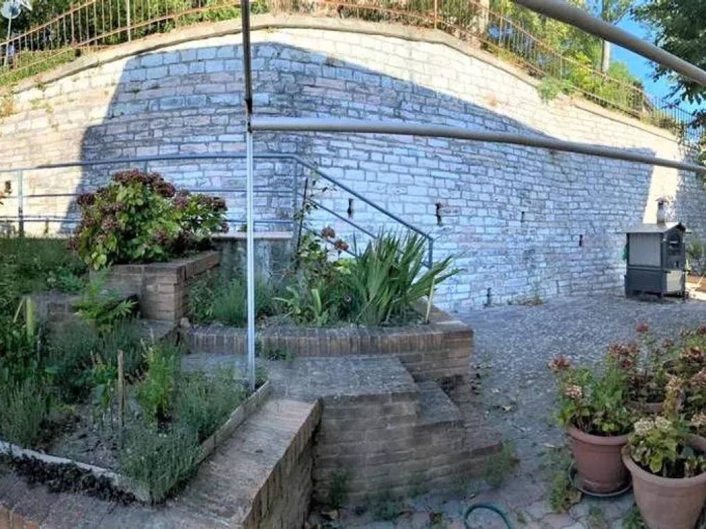 Villa a Urbino in Via Giuseppe Tomassini - Foto 5