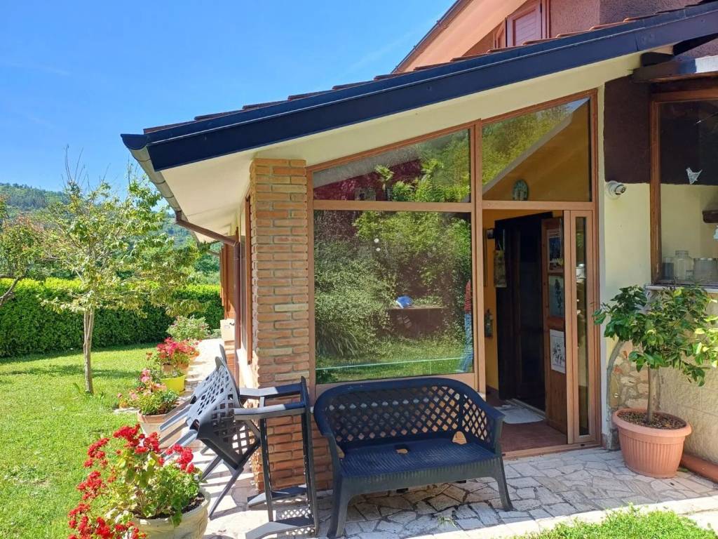 Villa a Borbona in Via San Maria Del Monte S.N.C. - Foto 4