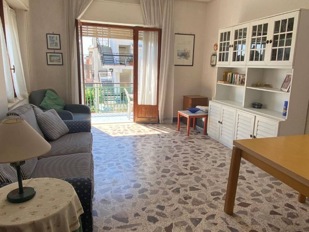 Appartamento a Formia in Via Santo Janni-Piscinola, 46 - Foto 2