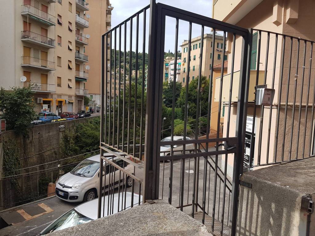 Box / garage a Genova in Via Antonio Cei - Foto 2