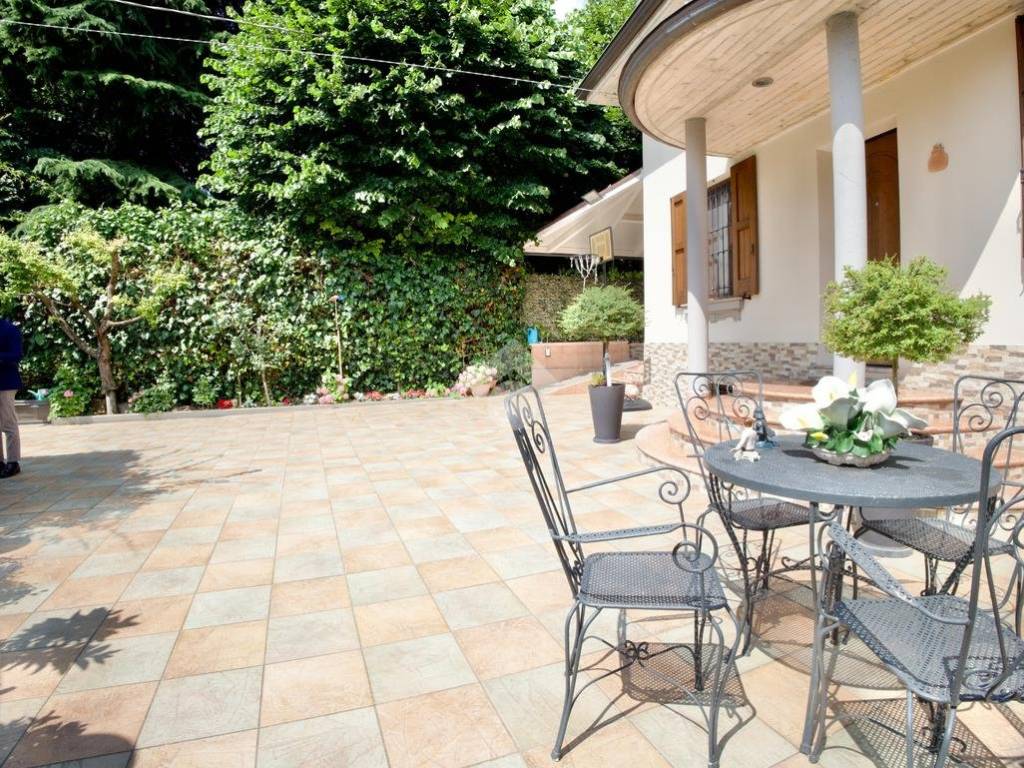Villa a Reggio emilia in Via Emilia All'Angelo - Foto 2