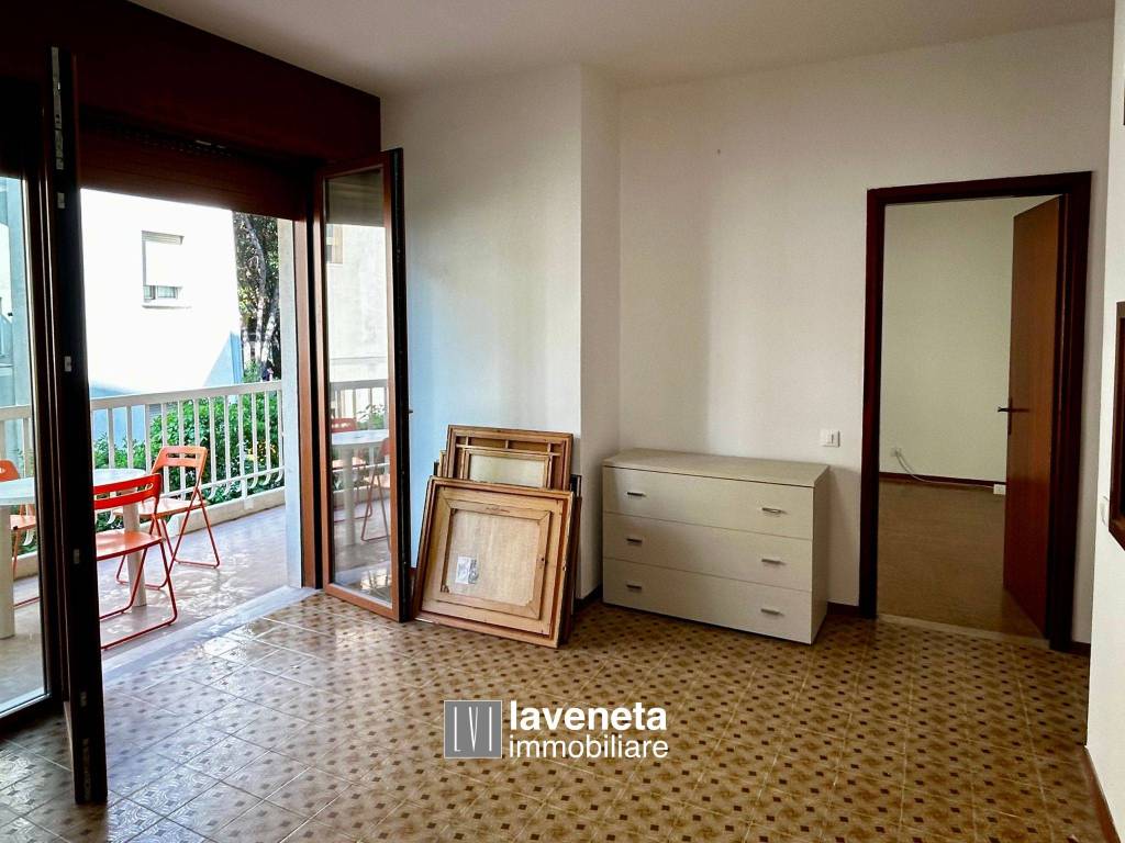 Appartamento a Jesolo in Via Altinate Accesso al Mare 7, 2 - Foto 3