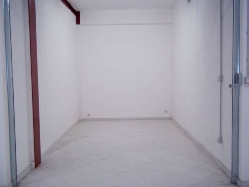 Box / garage a Cosenza in Via Luigi Miceli, 33 - Foto 5
