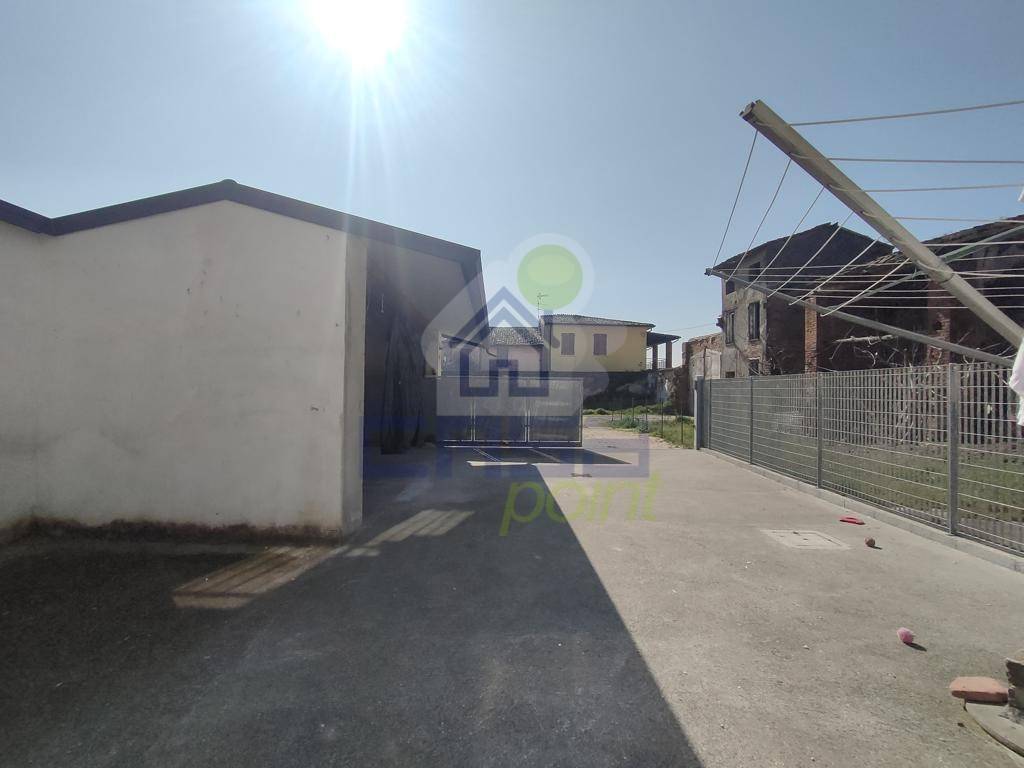 Casa indipendente a Acquanegra sul chiese in VIA MONTANARA E CURTATONE 207 E - Foto 4