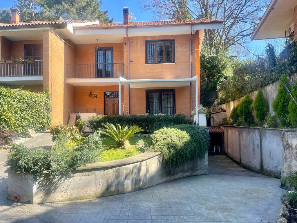Villa a Grottaferrata in Via Monte Santo, 24 - Foto 2