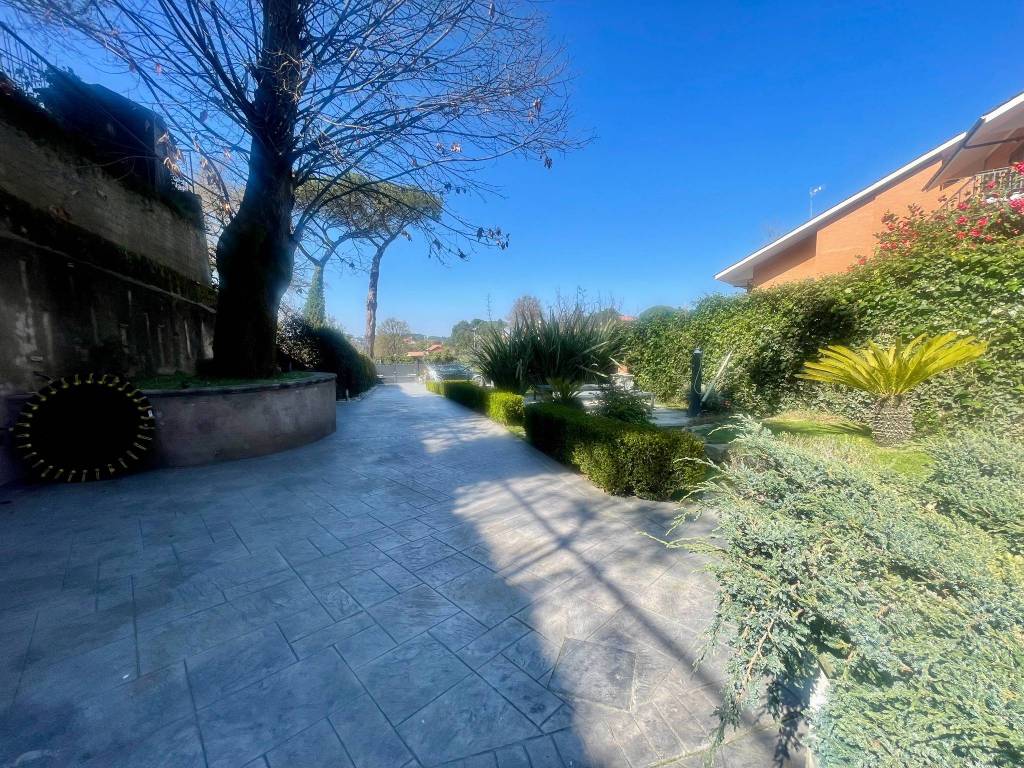 Villa a Grottaferrata in Via Monte Santo, 24 - Foto 5