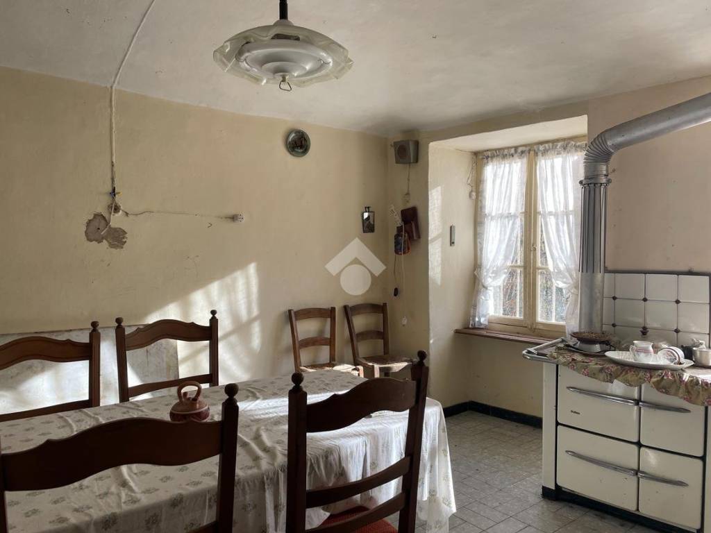 Casa indipendente a Valdilana in Fraz. Bozzola, 3 - Foto 2