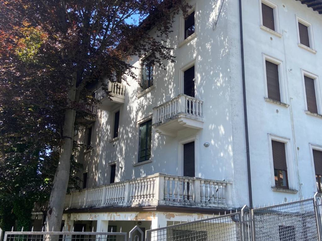 Appartamento a Valbrona in Via Roma - Foto 2